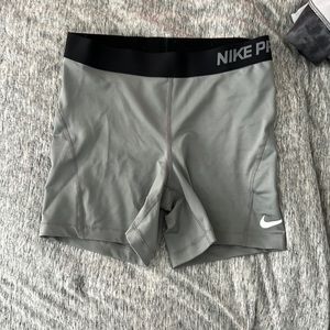 Nike pro spandex-M